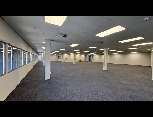 650M² OFFICE TO LET IN RIVERSIDE